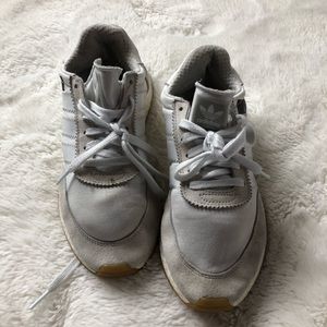 Adidas’s Tennis Shoes